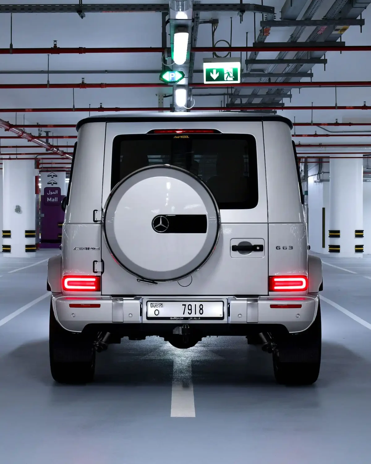 a picture of Mercedes G63 Silver with tailgate view