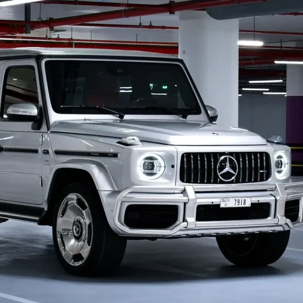 a picture of Mercedes G63 Silver front view with drl