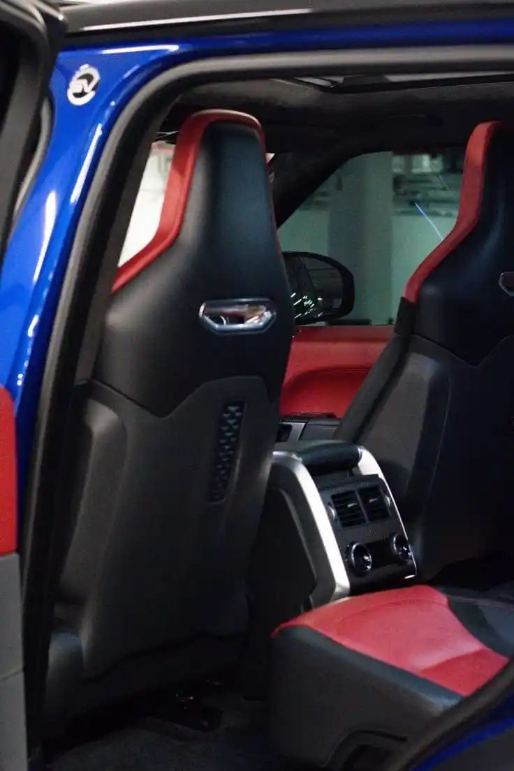 a picture of range rover sport svr rear seat enterance