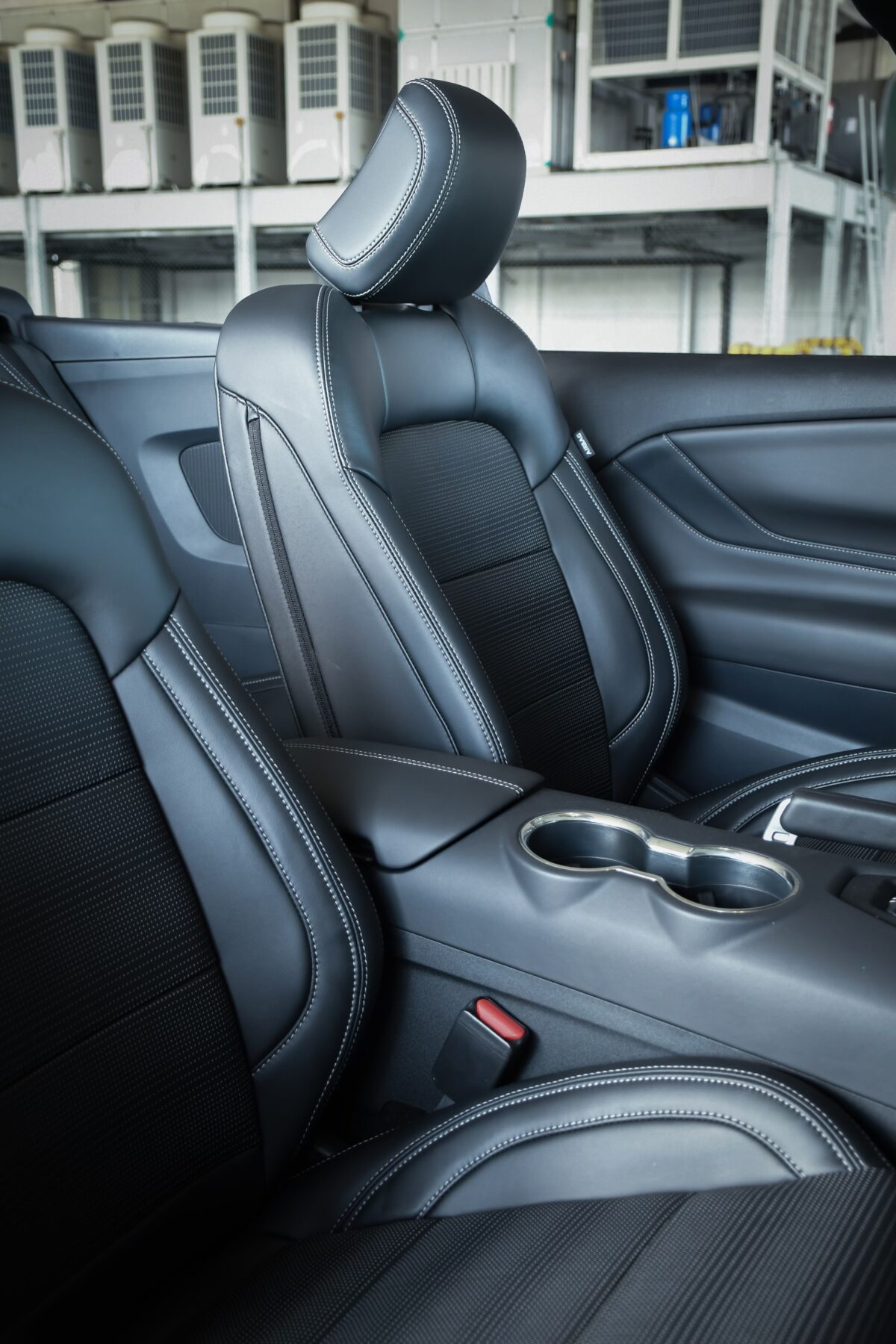 a picture of Ford Mustang V8 with captain seat view