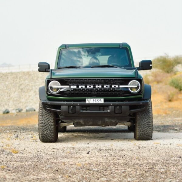 a picture of Ford Bronco with front view