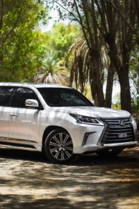 a picture of Lexus LX570 with front side view