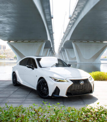 a picture of lexus IS 350 with front view