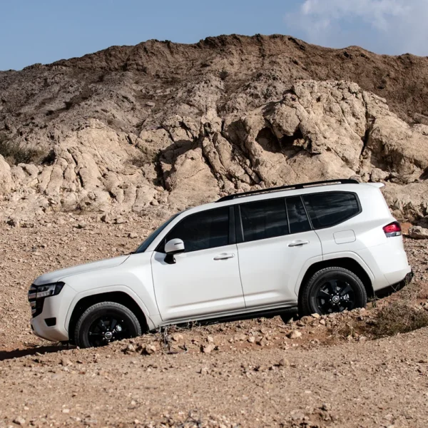 a photo of Toyota Land Cruiser Twin Turbo with side fender view