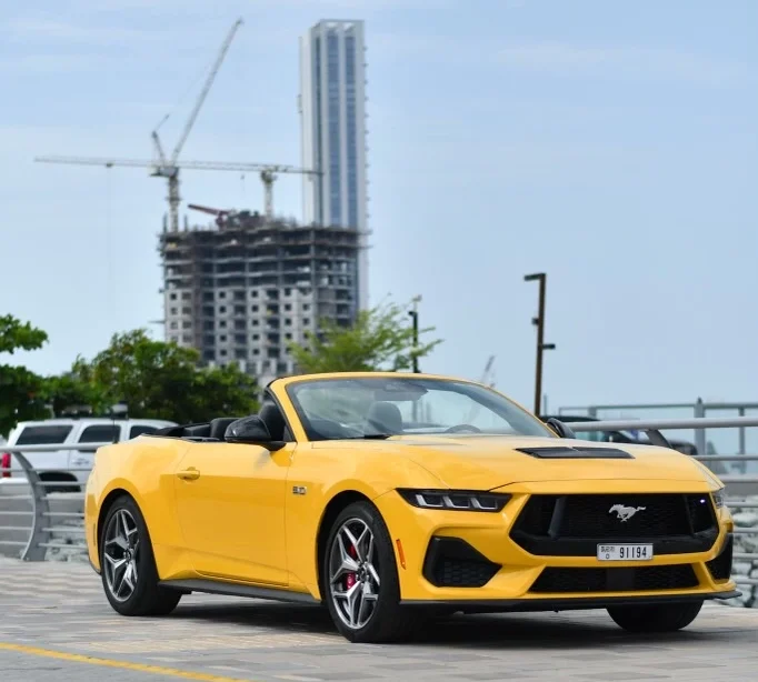 Enjoy the Ford Mustang V8 Convertible in Dubai - Live luxury with 911 Rent a Car (1)